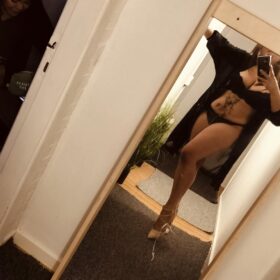 . Rødkærsbro Fræk sex hos flot og horny thai pige som tilbyder fuld pakke
