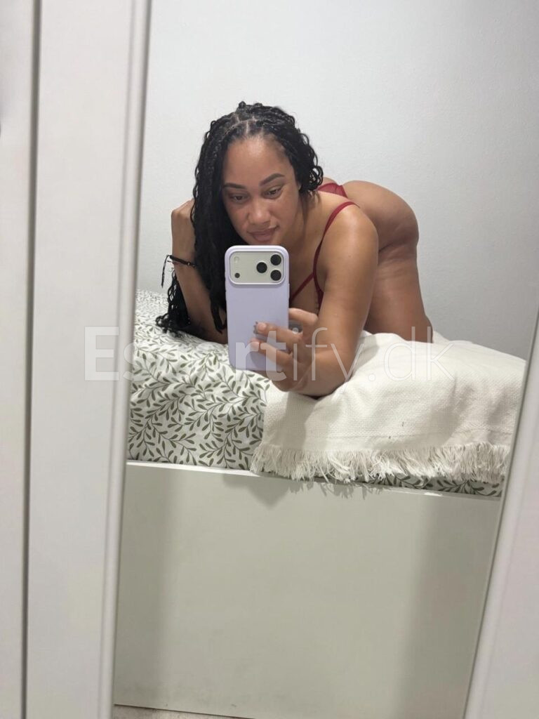 AALBORG CarlaA Young MILF sex and massageGREEK / ANALblowjob without rubber  cum in facedeepthroat