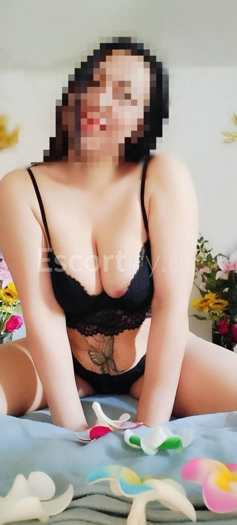 . Rødkærsbro  Fræk sex hos flot og horny thai pige som tilbyder fuld pakke