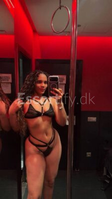 Aalborg  I am Mia Curly natural girl and youngbj no condom suck dick deepthroat - true suctioncum in my facesex & massage