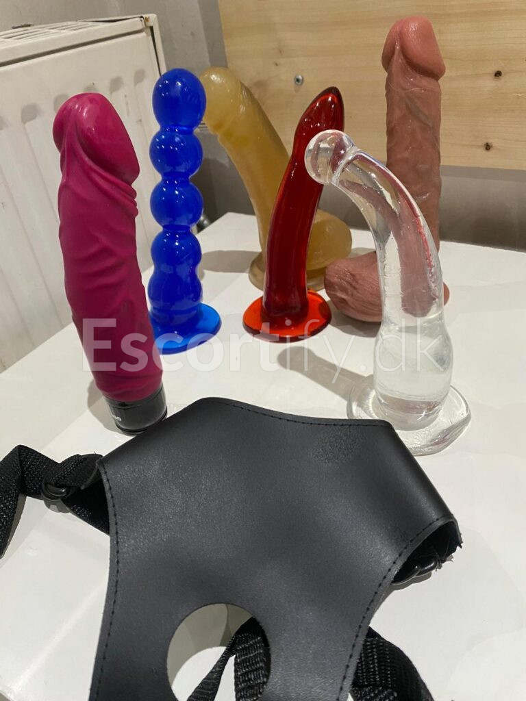 GALA HORNY ️VEJLENew Party Colombiana!! ️️New Pussy In town VEJLE CITY!! Poppers/Viagra/Kamagara Free