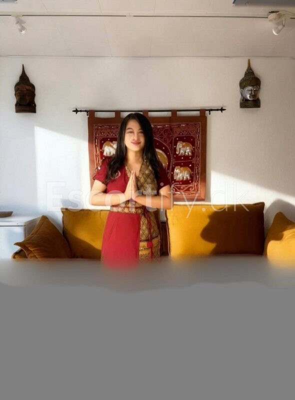 Cherry-en helt ny Thai pige I in roslev