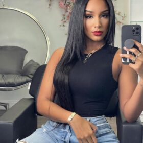 BACK CURVY LATINA BRENDA AMAGER
