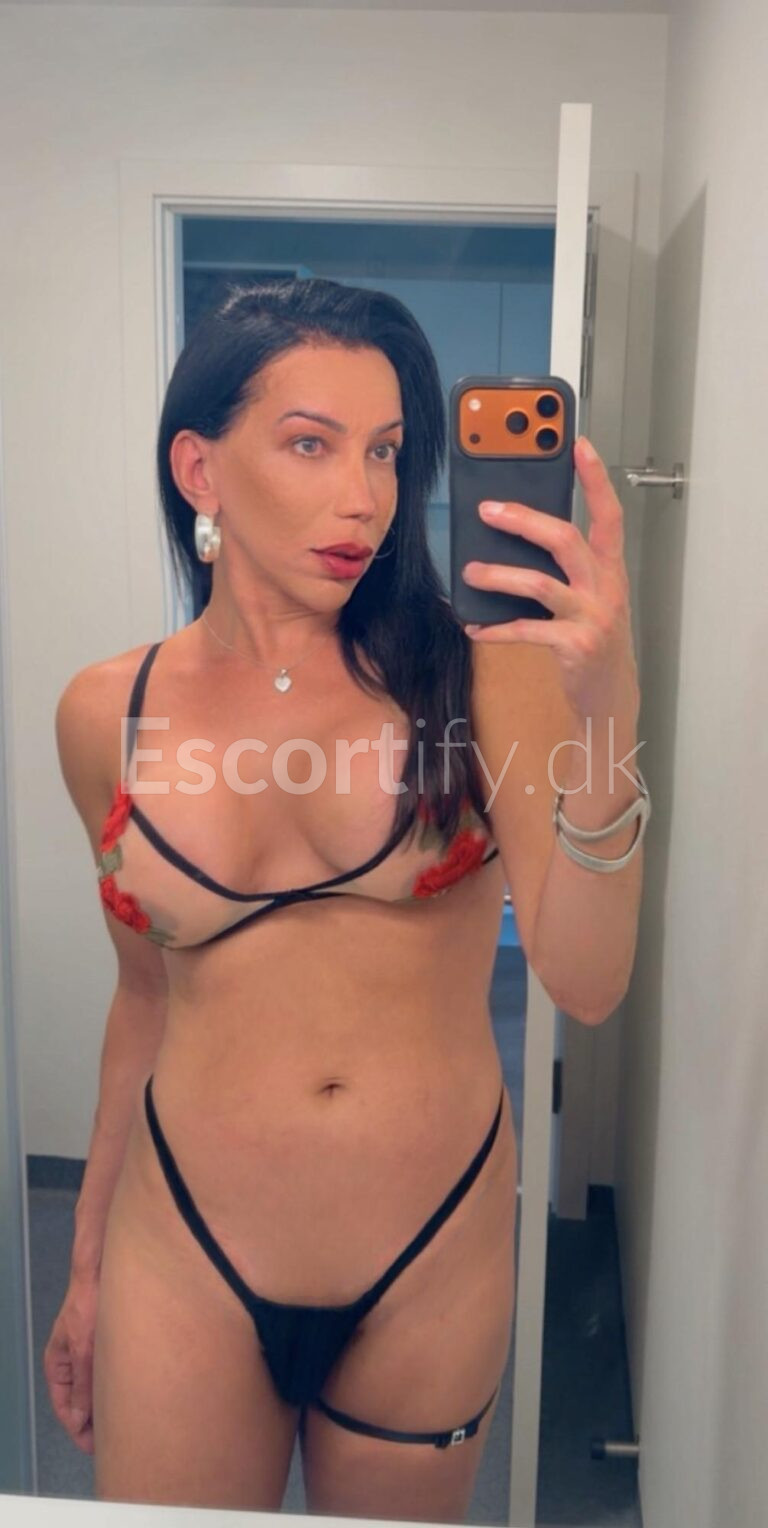 KAREN CASTRO TRANS PIGE AARHUS N