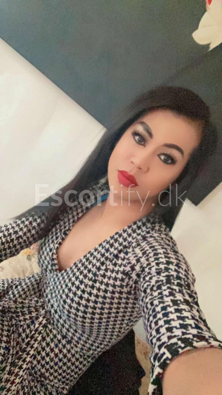 Aarhus, VibyPolla Sexy and Horny ladyboyTrans,lady boy from thailand 🇹🇭Real pic %. You won't be disappointed if you come visit me.