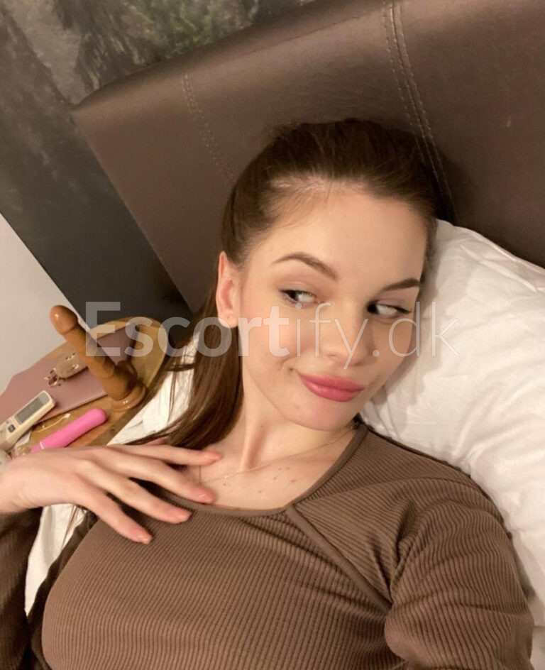 Delicious Vimy party girl 100 % REAL