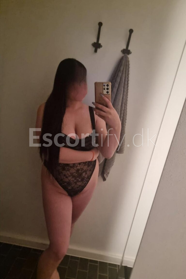 Skive/Roslev/Nykøbing Morsonly 2 daysGfe experience Hotprivate place superfranskFrench kissing Good time️️
