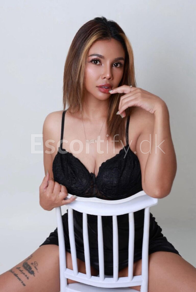 SmS️+4️⃣5️⃣6️⃣9️⃣7️⃣0️⃣5️⃣2️⃣1️⃣4️⃣ ️️New Thai Massage Service on Vejen Road ️️ ️My name is Belle and Helen️ We are cute, cheerful, kind, and playful girls