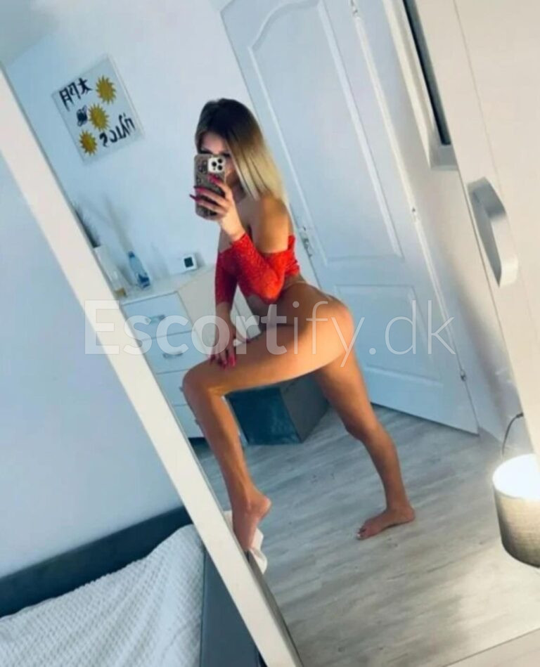 New in Esbjerg Incall-Outcall ! Party women!!